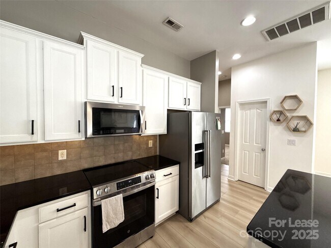 Building Photo - 8112 Calistoga Lane