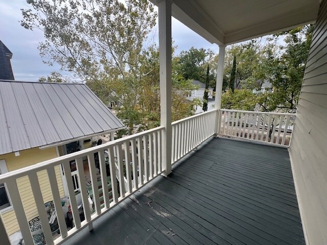 Building Photo - 325 S 6th St