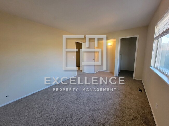 Building Photo - 2/1 Townhouse - Updated Kitchen, Community Pool, Storage, One Side of 2 Car Garage (For Storage)