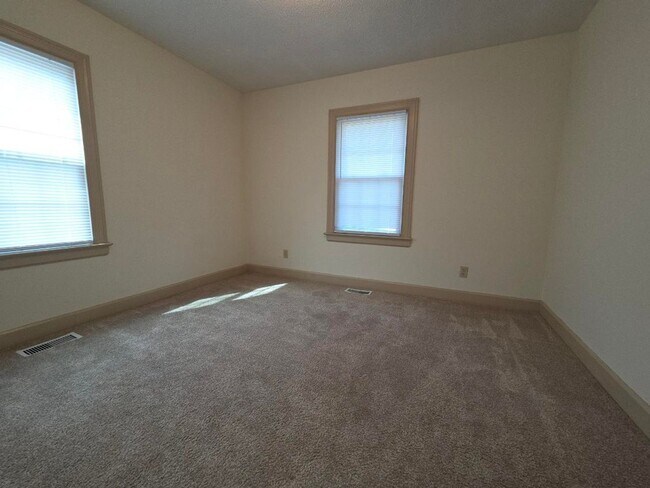 Building Photo - 311 Moyton Ave