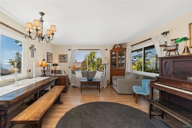 Building Photo - 3068 Zell Dr