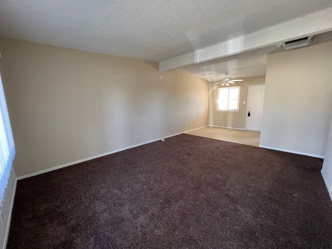 Building Photo - 312 Sahara Dr