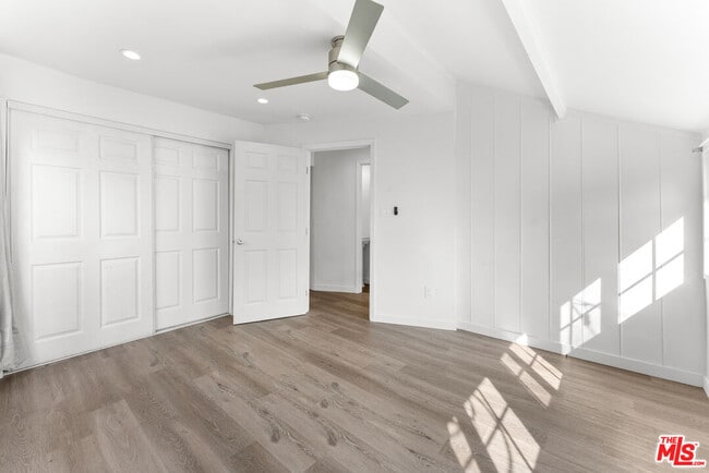 Building Photo - 33 Wavecrest Ave