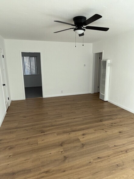 Living Room - 6314 1/2 Overhill Dr