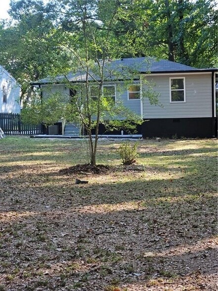 Building Photo - 369 Autumn Ln SW