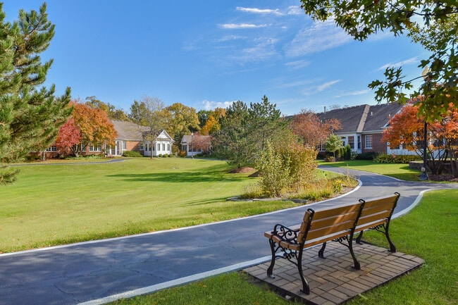Building Photo - 385 Delnor Glen Dr