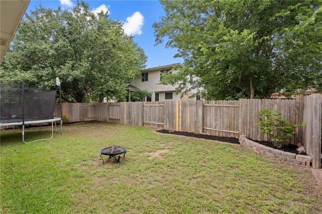 Building Photo - 601 Paso Fino Trail