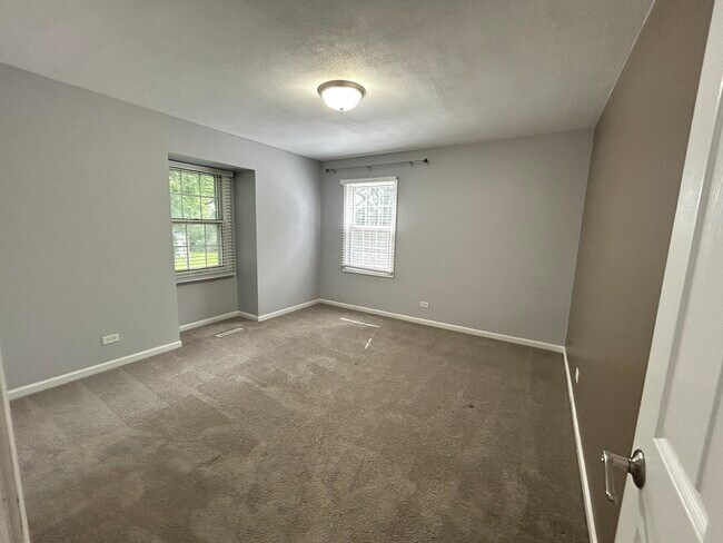 Building Photo - 10S450 Wind Jammer Ln