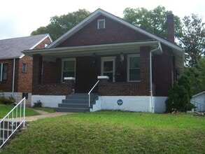Building Photo - 2 Bedroom Brick Home $1095
