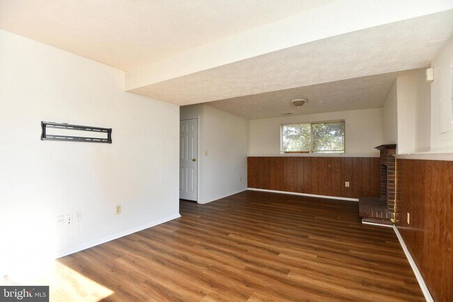 Building Photo - 3863 Beech Down Dr