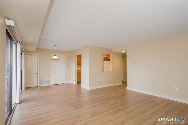 Building Photo - 57 Brookwood Dr