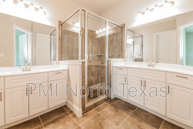 Building Photo - 4238 Shavano Dr