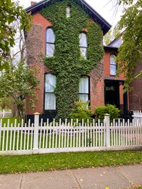Building Photo - 247 Georgia St