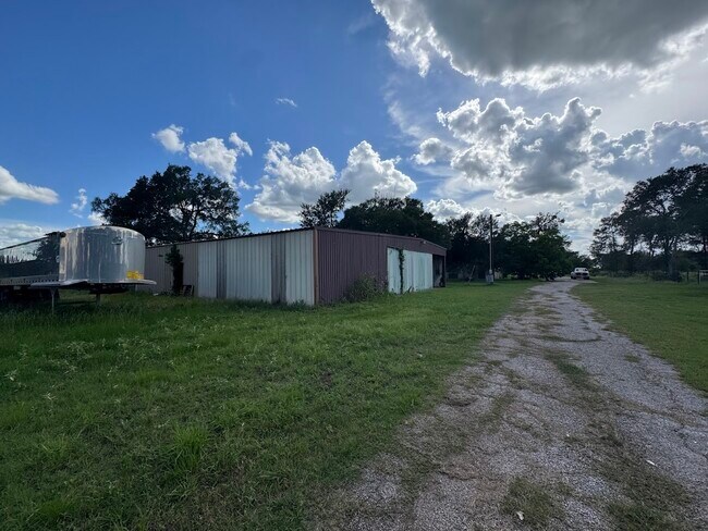 Building Photo - 1417 FM 969