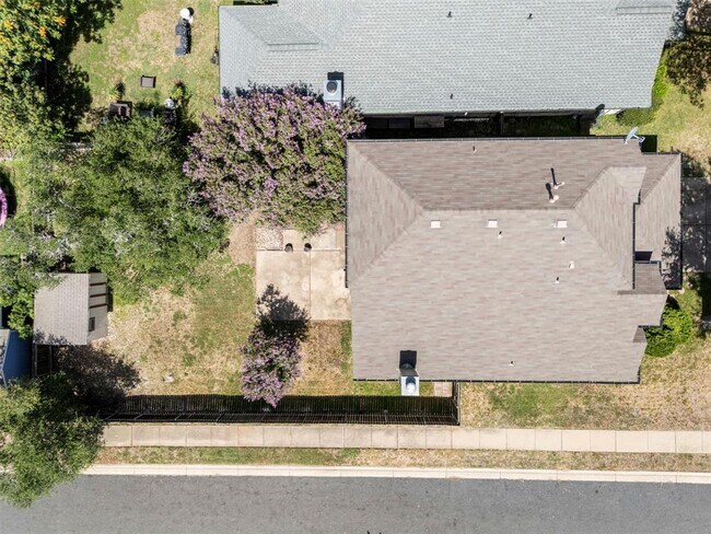 Building Photo - 13400 Bolivia Dr