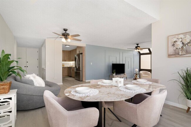 Building Photo - 531 Hahaione St