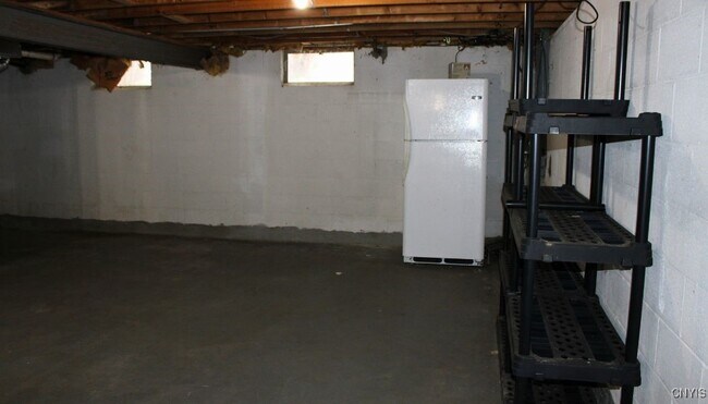 Building Photo - 7994 Northwood Dr