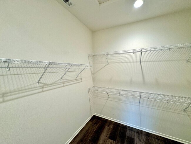 Building Photo - SD: Spacious 4BD/3.5BA Townhome in Oceanside with Community Pool, 2-Car Garage & Covered Balcony