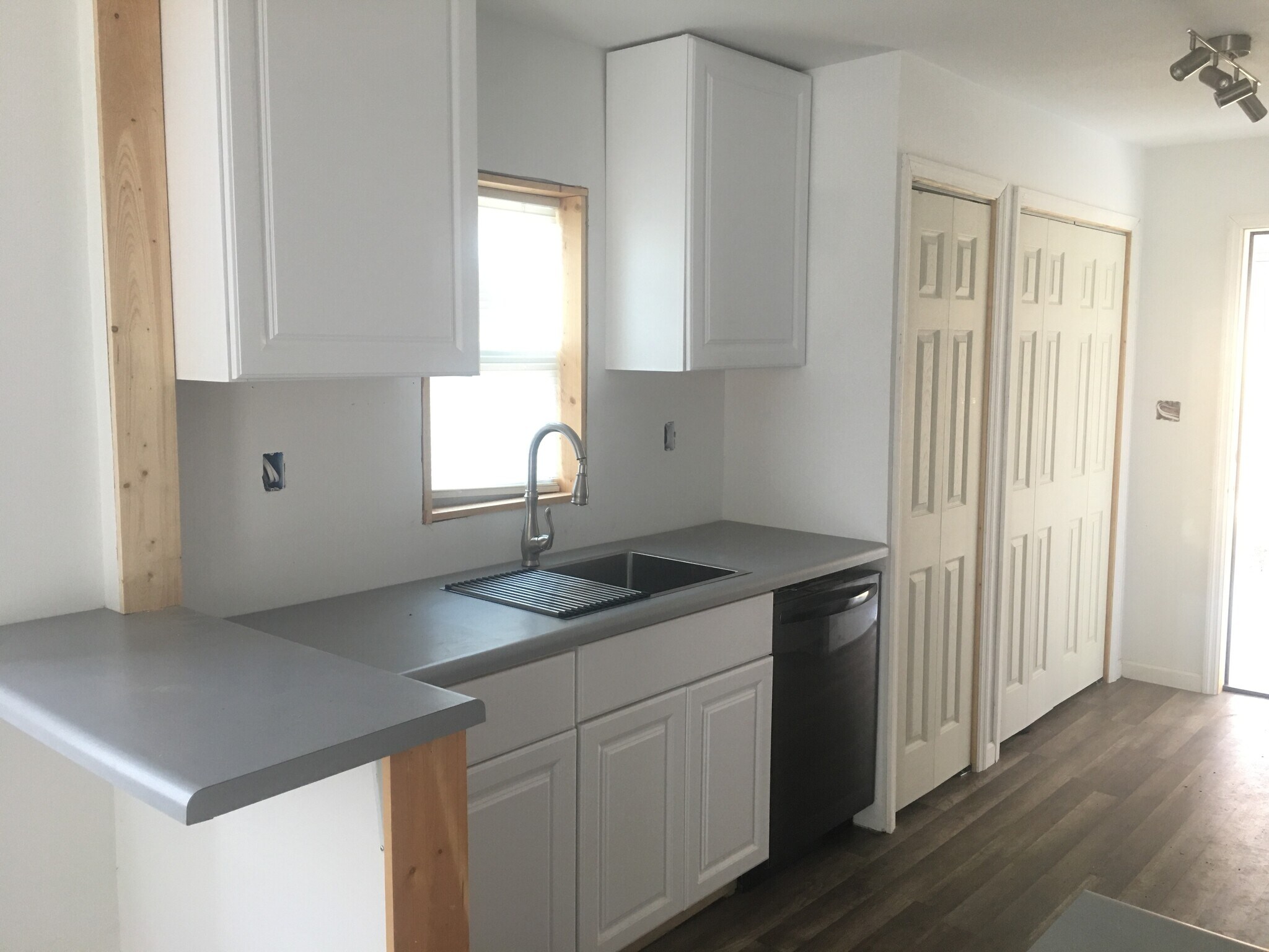 Building Photo - 336 High Rock Rd