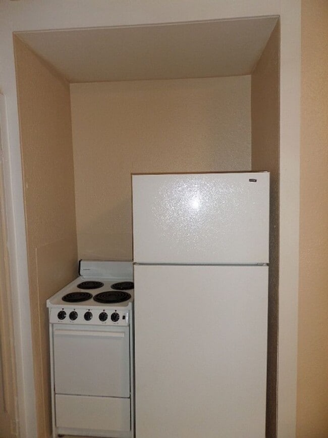 Building Photo - 317 N Highland Ave