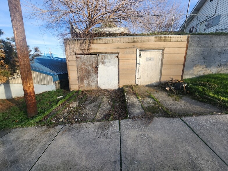 Building Photo - 1703 7th Ave