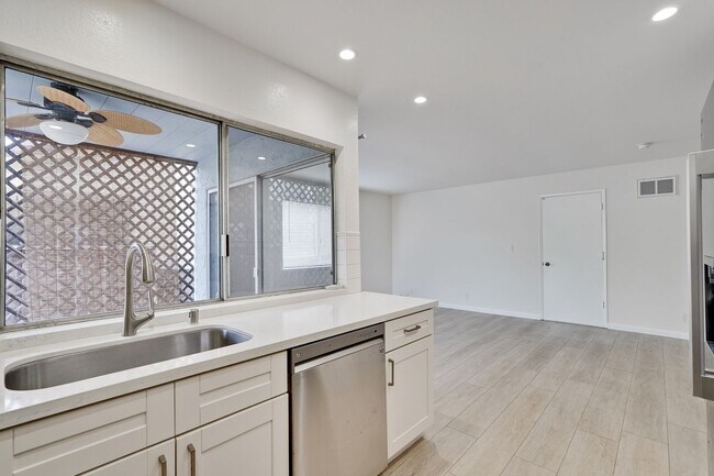 Building Photo - 3 BEDROOM 2 BATH House in Branham-Jarvis Neighborhood