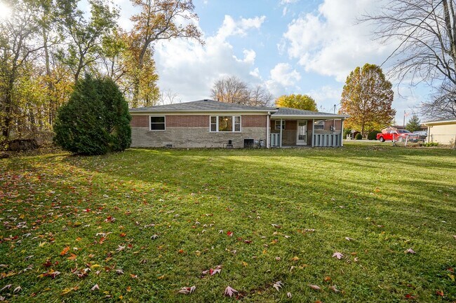 Building Photo - Recently Remodeled 4-Bedroom Home with Modern Upgrades & Spacious Yard in McCordsville