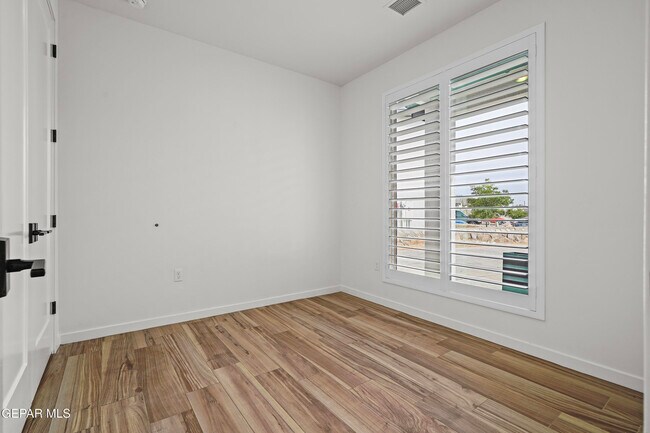 Building Photo - 13637 Chepstow Ct