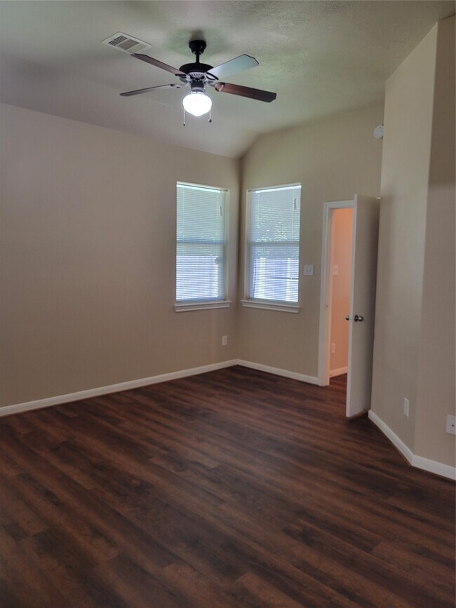 Building Photo - 13411 Forest Pines Village Ln