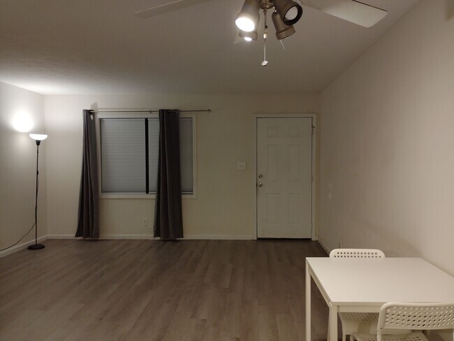 Building Photo - 110 Horizon River Dr