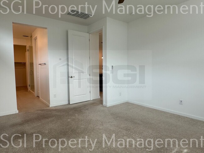 Building Photo - 22511 E Rosa Rd