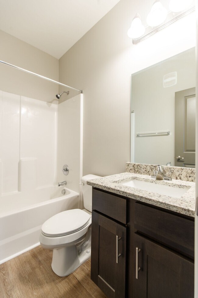 Building Photo - 2 Bedroom/2 Bath Apartment near VSU!!!