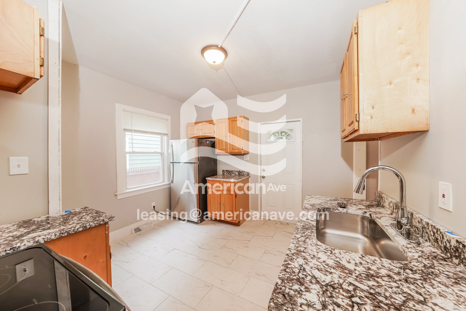 Building Photo - 339 W Calthrop Ave