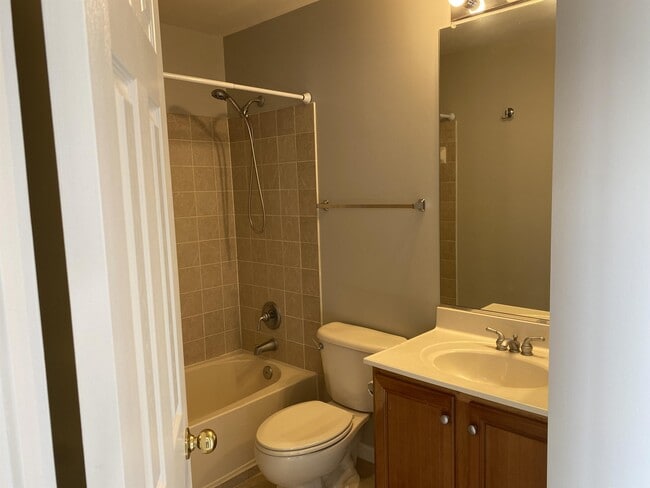 Building Photo - 13851 Palisades St