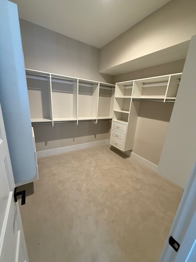 Building Photo - LUXURY Rooftop Terrace Townhome Uptown CLT **ONE MONTH FREE WITH A 13 MONTH LEASE**