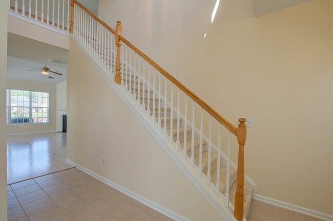 Building Photo - 533 Tribeca Dr