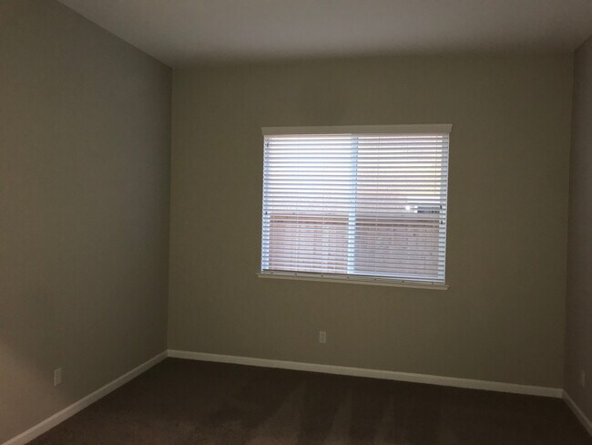 Building Photo - Stunning Like-New Rocklin One Story Home