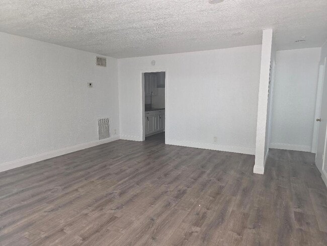 Building Photo - 1123 NW 3rd Ave