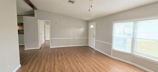 Building Photo - 16885 W Lynbrook