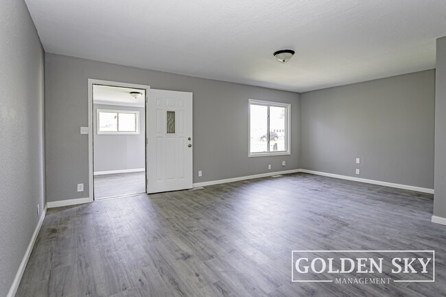 Building Photo - 1700 N Manring Ave