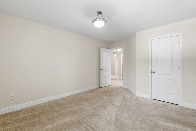 Building Photo - 5 Bedrooms in the heart of Summerfield!