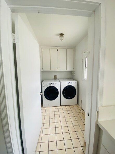 Building Photo - 767 Bennett Ave