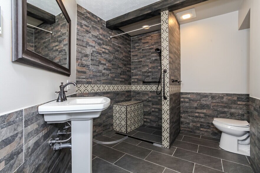 Building Photo - 3255 Cypress Point Ct