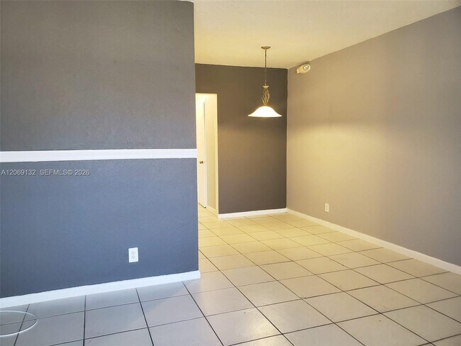 Building Photo - 280 SW 11th Ave