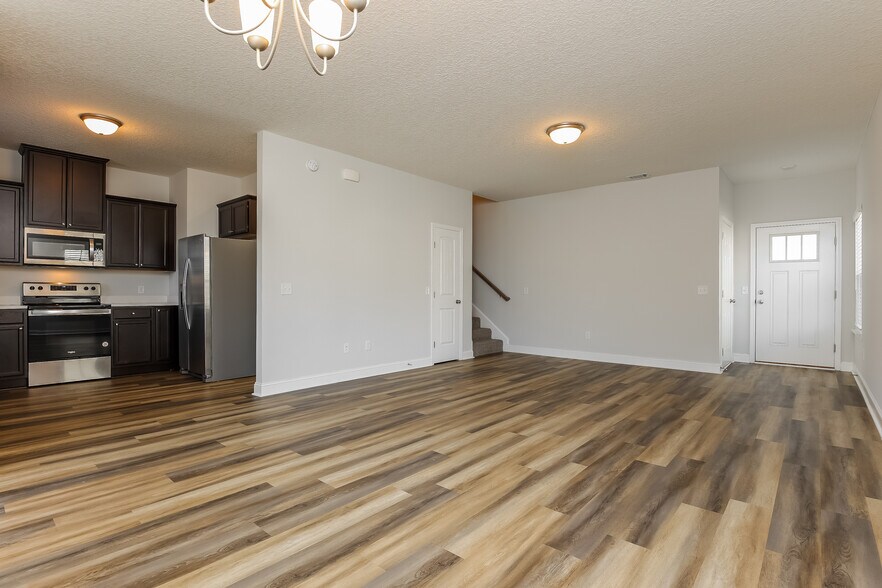 Building Photo - 118 Chaffseed Cir