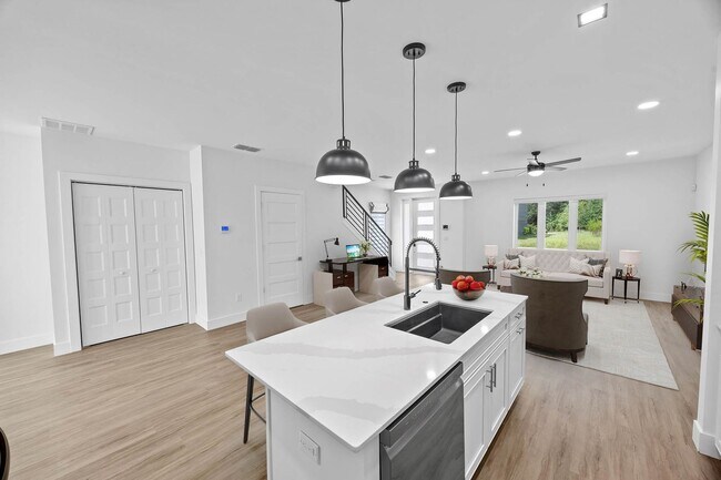Building Photo - 3349 SW 50th Dr