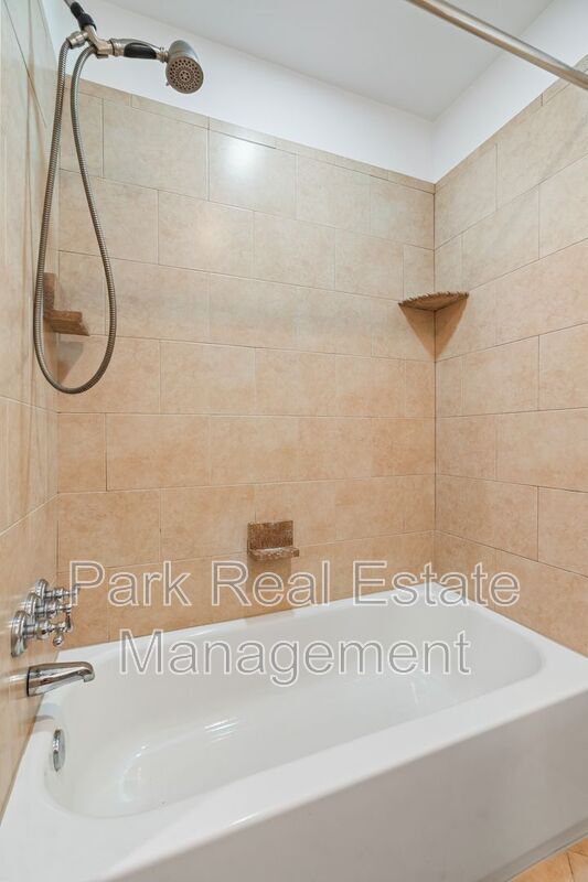 Building Photo - 1209 Roosevelt Dr