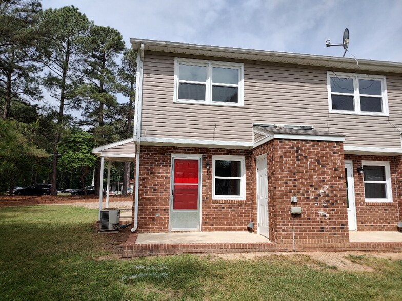 Building Photo - 705 Smithdale Dr