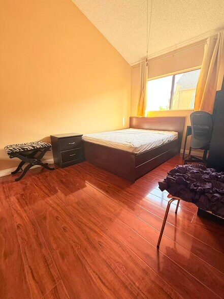 Building Photo - 104 N Wilson Ave