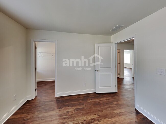 Building Photo - 95 Pecan Dr